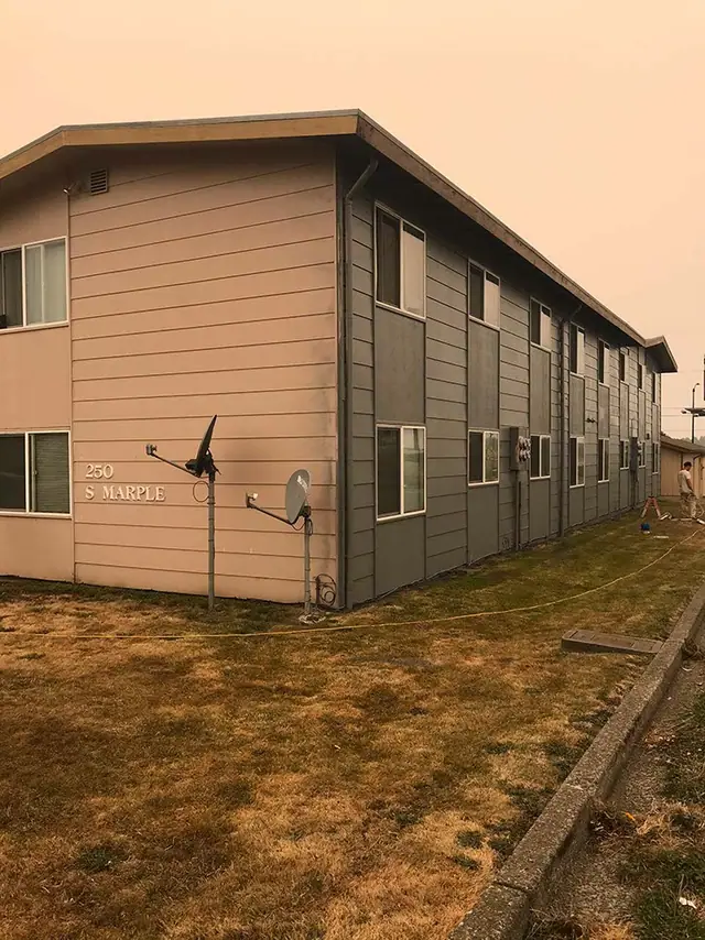 Two-story apartments, side wall